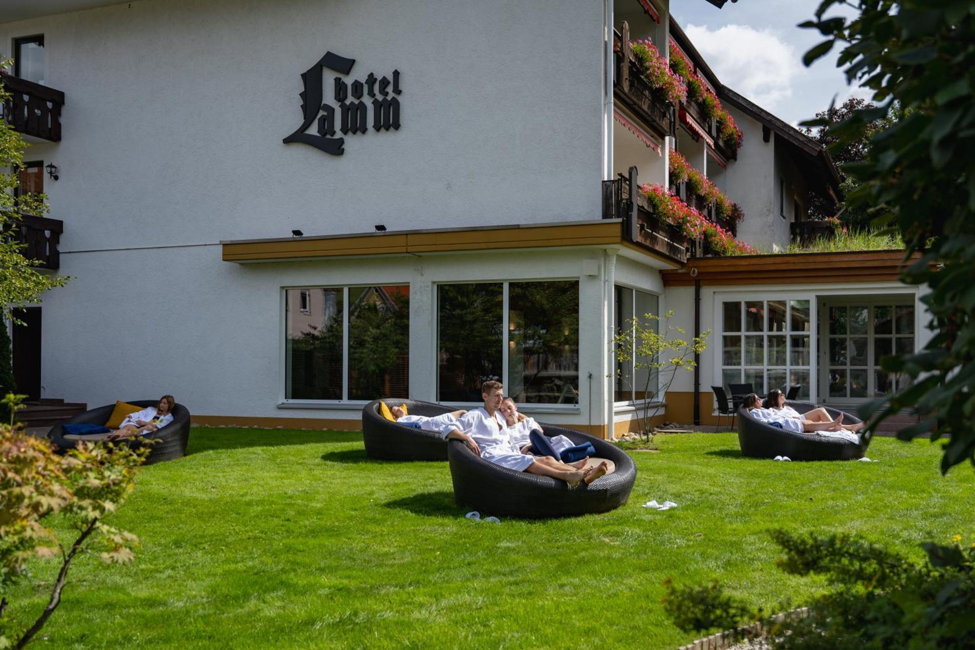 Hotel Lamm Baiersbronn Mitteltal ภายนอก รูปภาพ