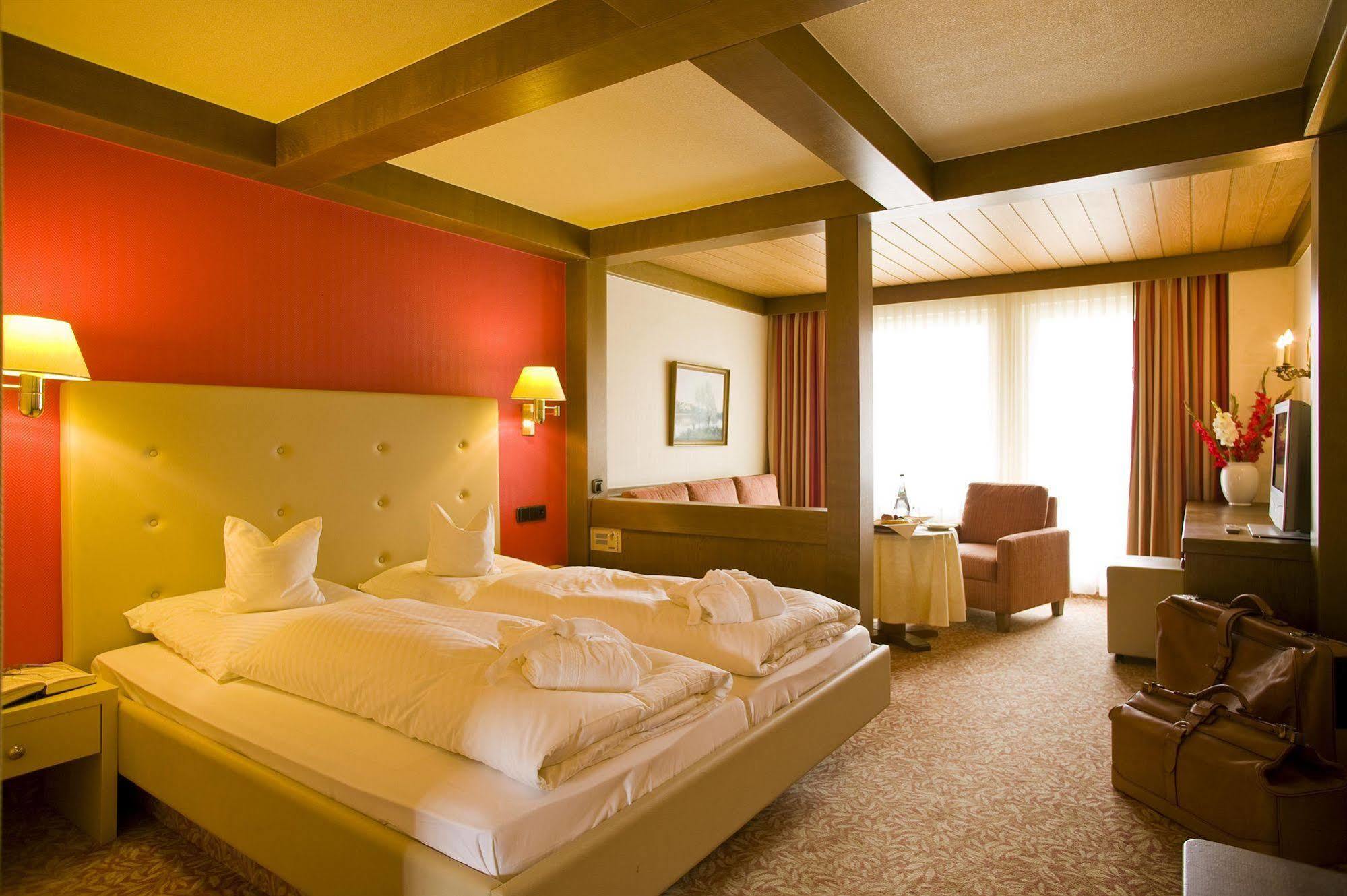 Hotel Lamm Baiersbronn Mitteltal ภายนอก รูปภาพ