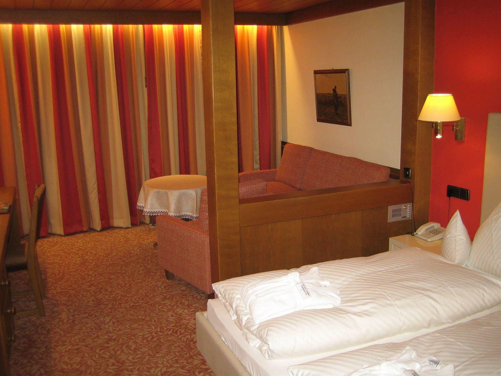 Hotel Lamm Baiersbronn Mitteltal ภายนอก รูปภาพ